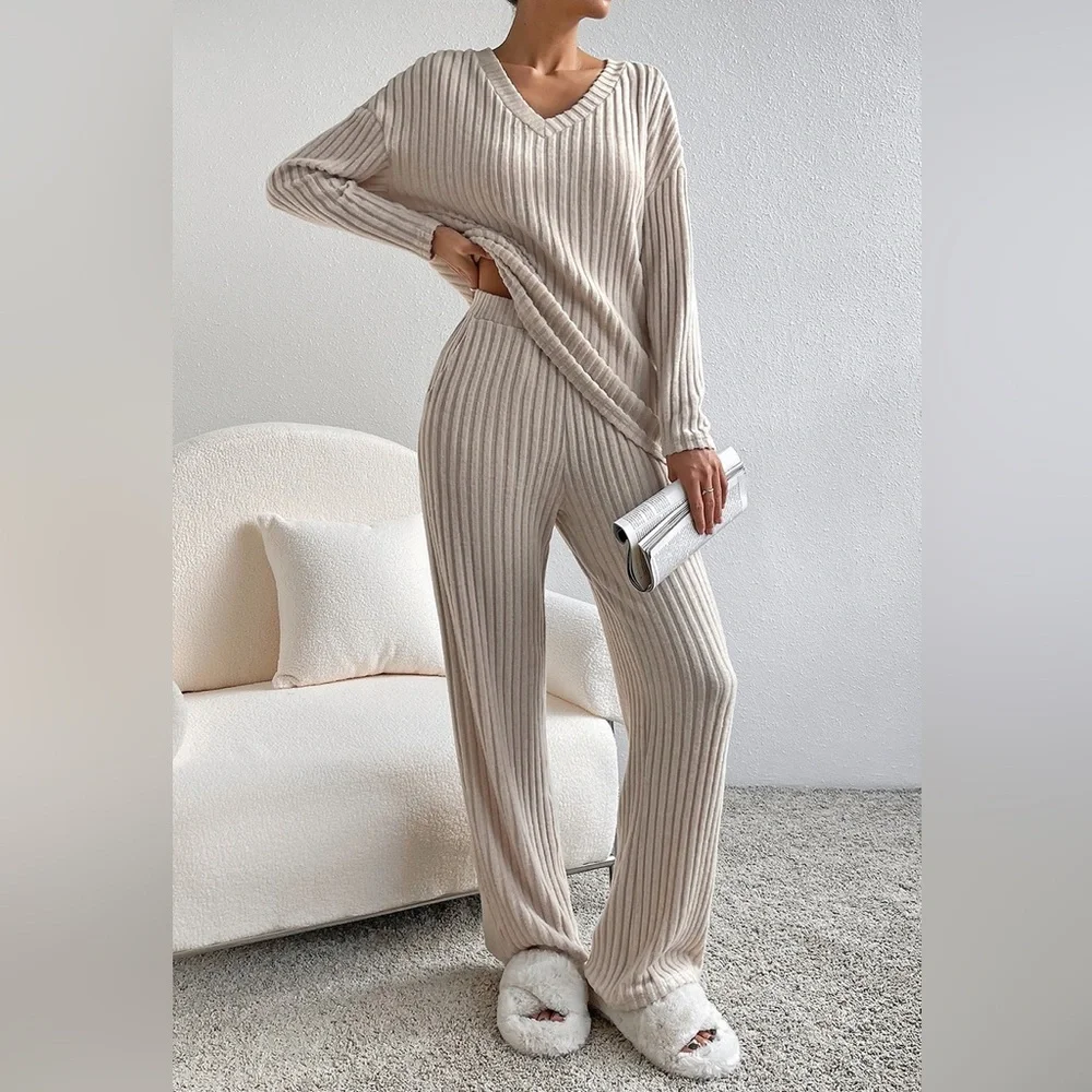 Women's Cream Ribbed Knit Set - Picture 3 of 5